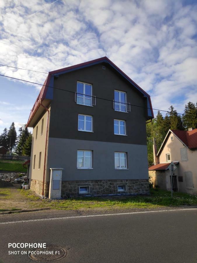 Apartman Raketa Pernink Ngoại thất bức ảnh